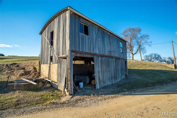 $2,627,850 | 11742 Hwy D, Louisiana, MO 63353
