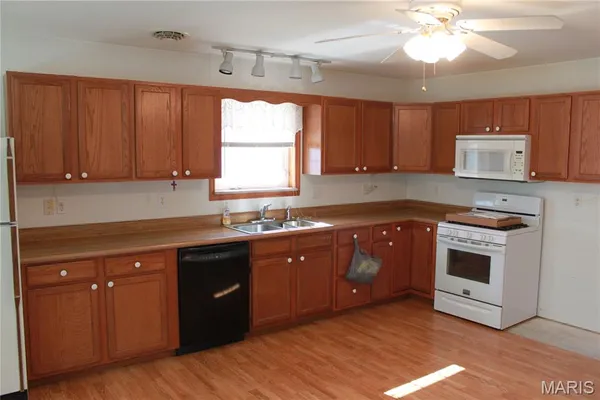 $2,627,850 | 11742 Hwy D, Louisiana, MO 63353