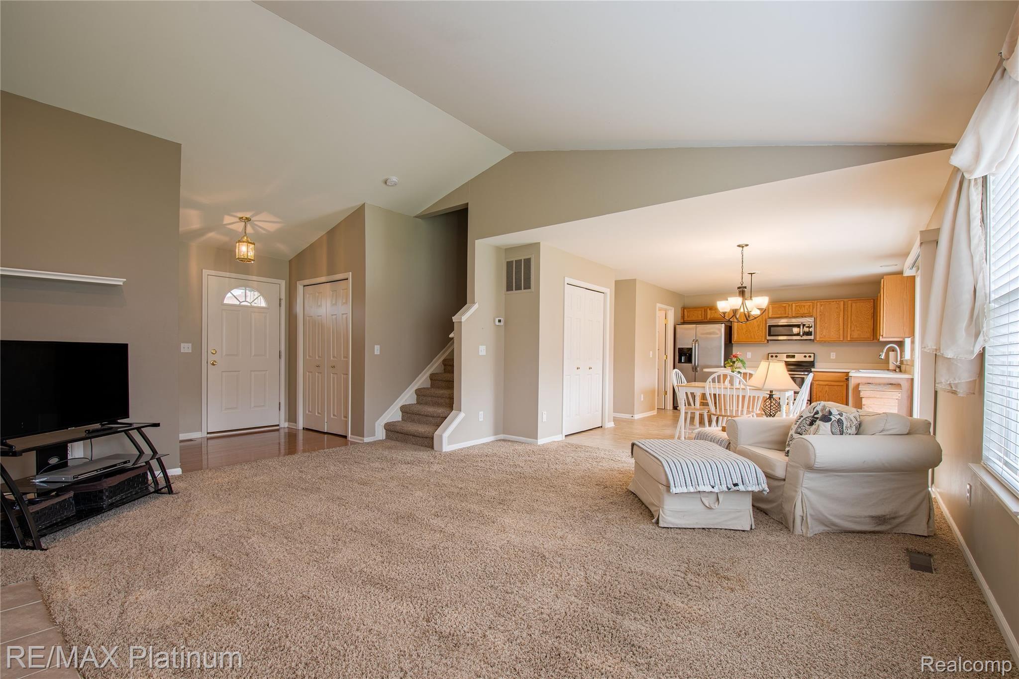439 Otter Run Road Holly, MI 48442 - Photo 8 of 39 439 Otter Run HDR16.jpg