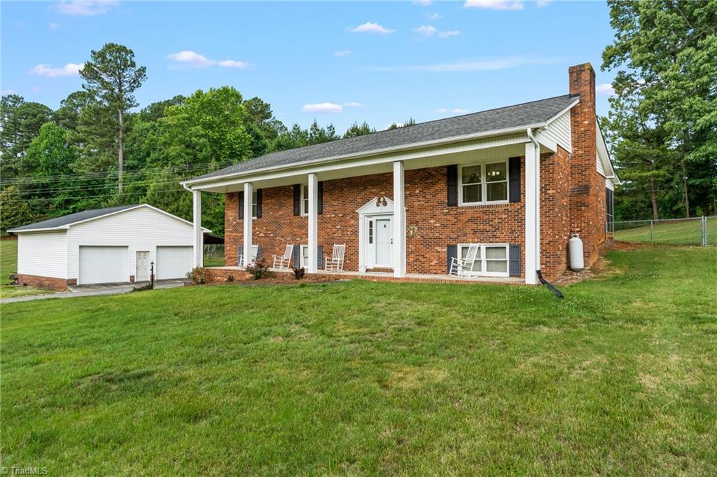 482 Motsinger Road Winston-Salem, NC 27107 - Photo 3 of 34