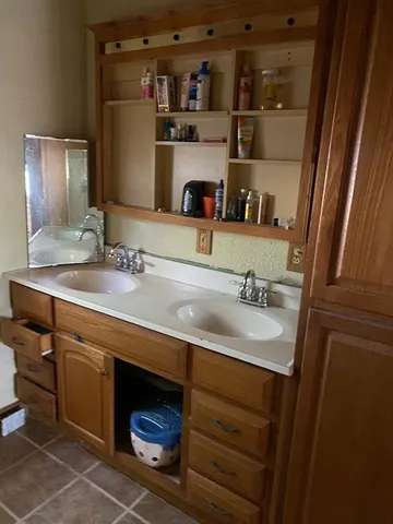 $75,000 | 501 East Lincoln Avenue, Electra, TX 76360