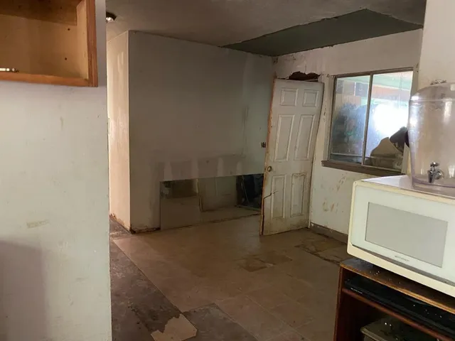 $75,000 | 501 East Lincoln Avenue, Electra, TX 76360