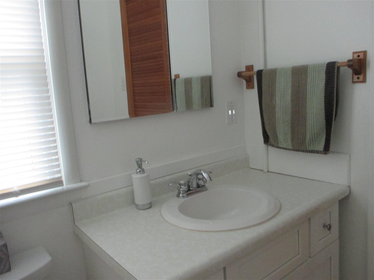 4345 South Linden Road Flint, MI 48507 - Photo 32 of 34 50072065-31.JPG
