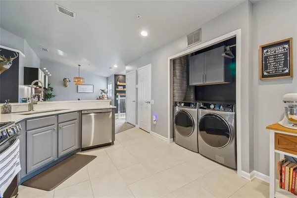 $330,000 | 2013 Santa Catalina Lane, Riverview, FL 33578