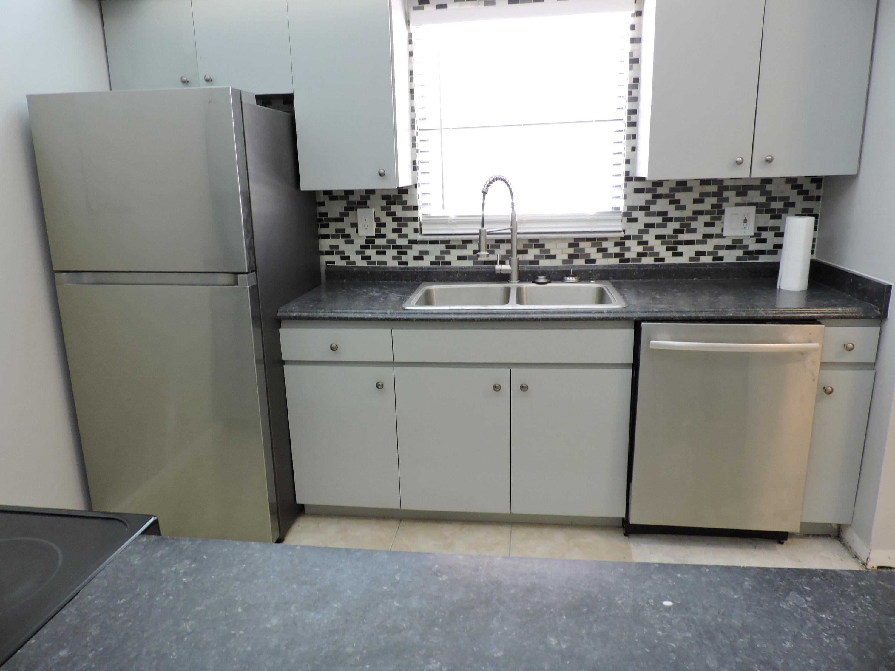 6072 Roger Street Jupiter, FL 33458 - Photo 5 of 18 DSCN1152