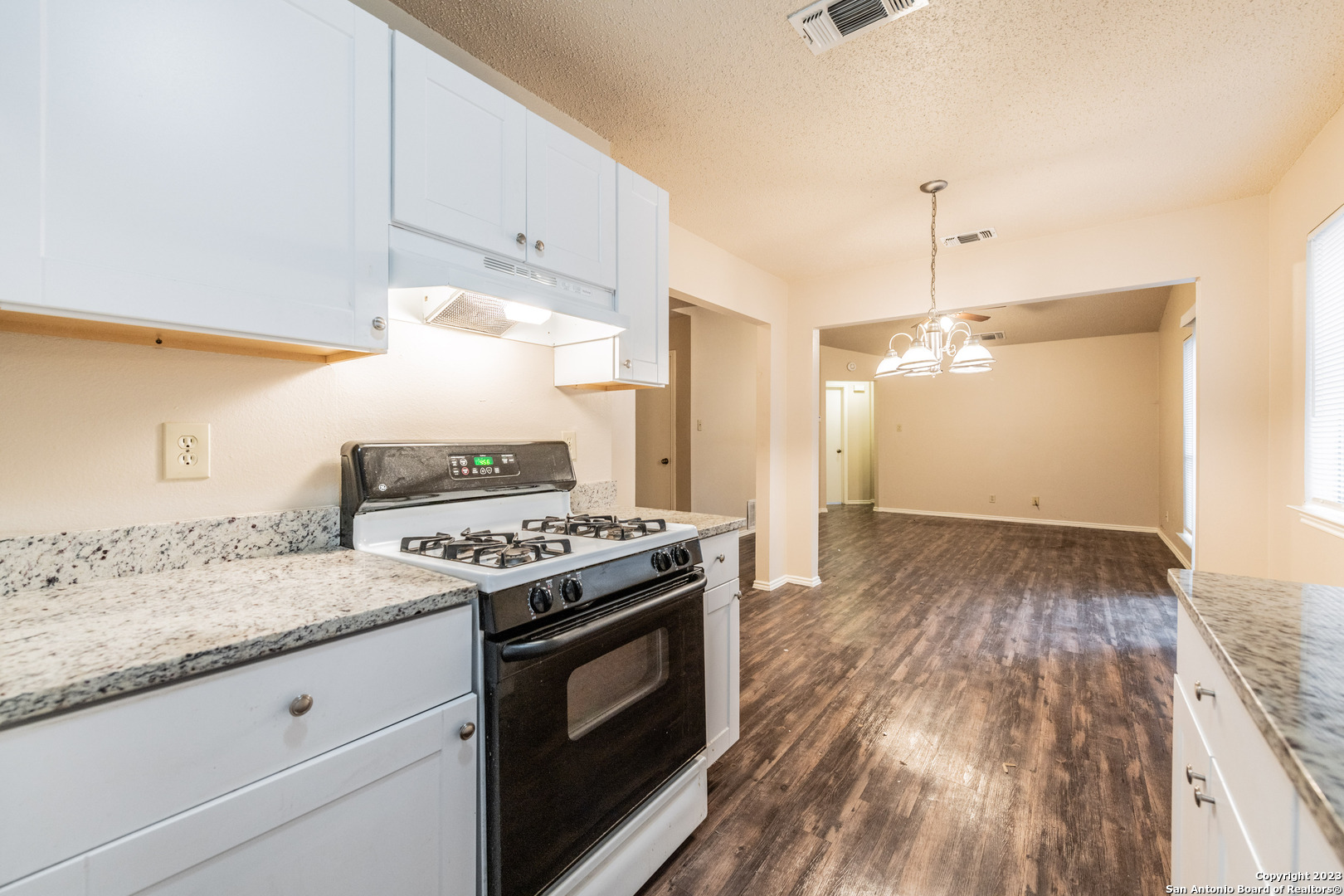 8927 Emerald Spring San Antonio, TX 78250 - Photo 7 of 15