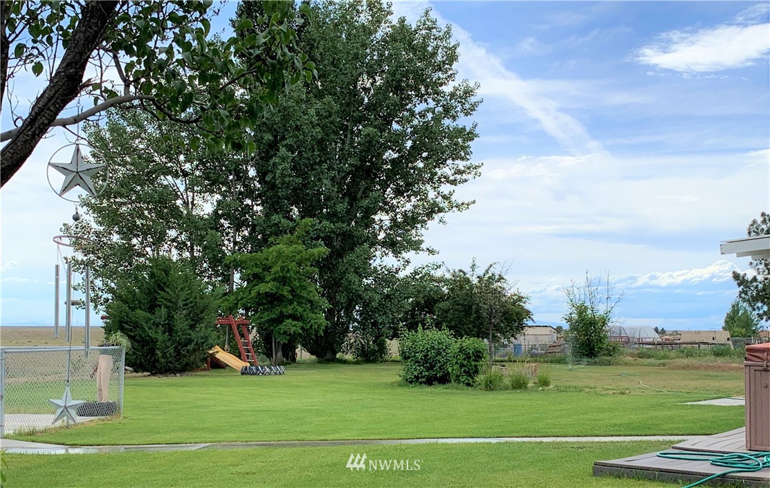 8742 Neppel Road Northeast Moses Lake, WA 98837 - Photo 3 of 30 Gallery Image 3