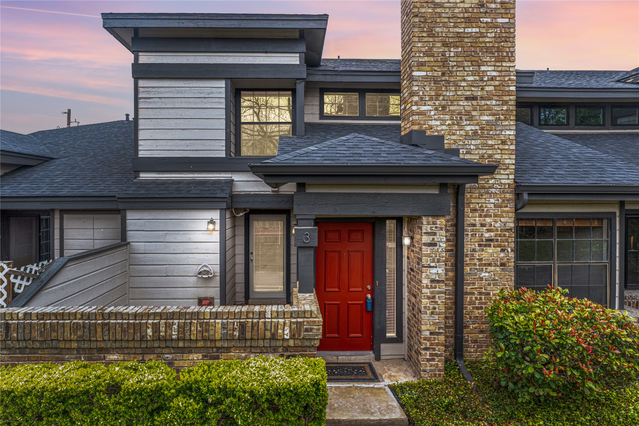a house view with a outdoor space