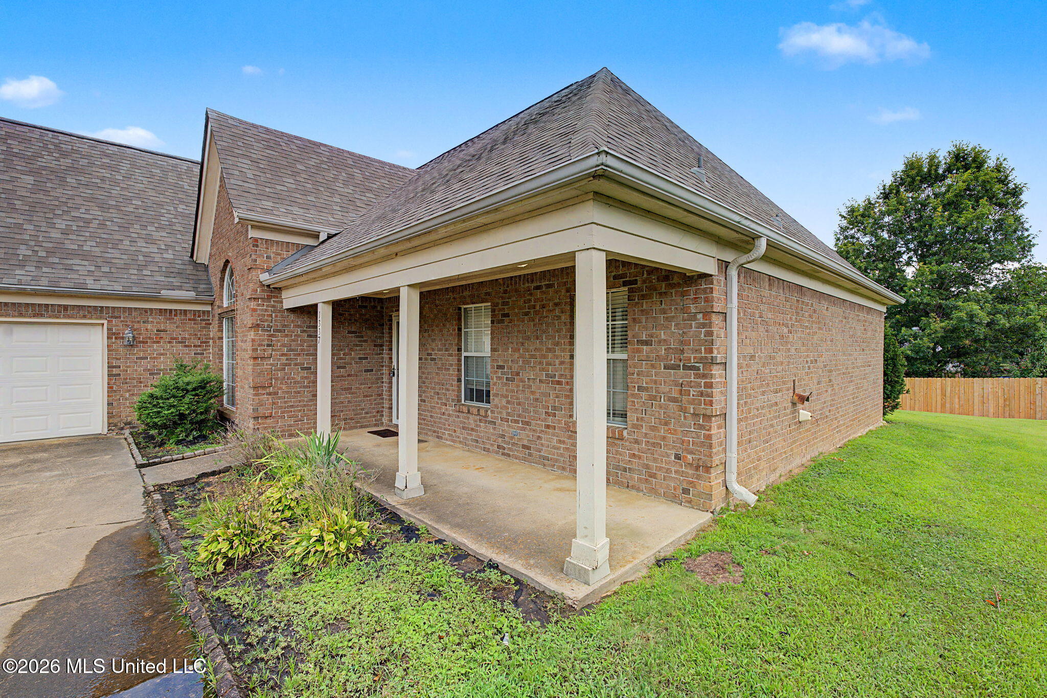 1337 Holly Springs Road Hernando, MS 38632 - Photo 5 of 33 5-web-or-mls-1337 Holly Springs Rd-04