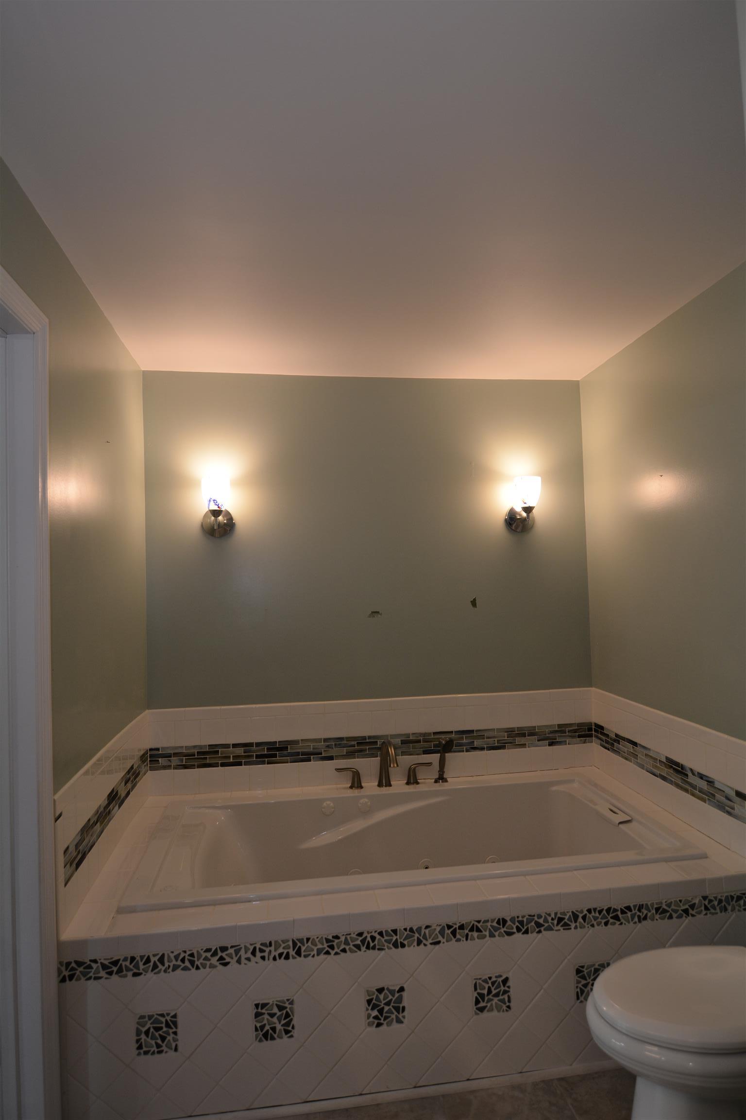 136 McBurg Road Frankewing, TN 38459 - Photo 5 of 20 The soaker tub is a lovely place to relax after a long day.