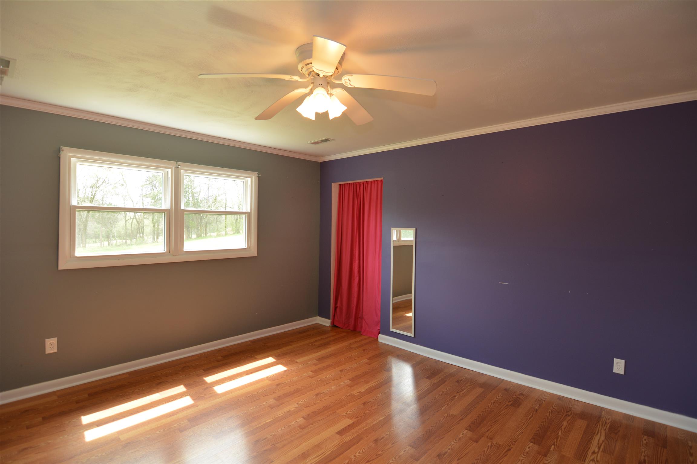 136 McBurg Road Frankewing, TN 38459 - Photo 8 of 20 The middle room has a large walk in closet and plenty of space.