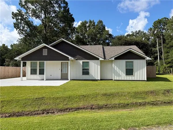 $1,750 | 24128 John McKigney Road, Springfield, LA 70462