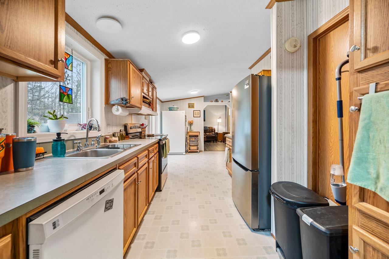 96 Lower Pines Road Warren, VT 05674 - Photo 10 of 40