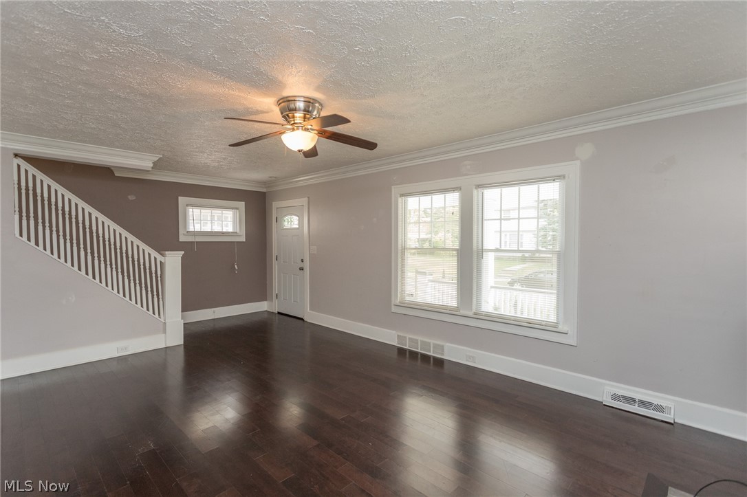 878 Clarence Road Cleveland Heights, OH 44121 - Photo 9 of 32