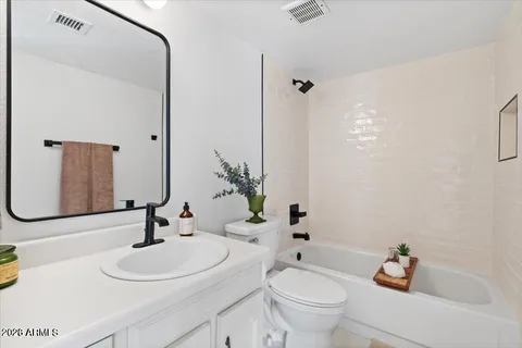 $3,250 | 8432 East Malcomb Drive, Scottsdale, AZ 85250