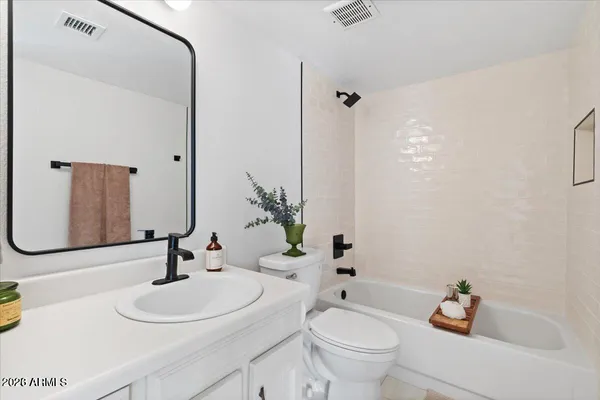 $3,250 | 8432 East Malcomb Drive, Scottsdale, AZ 85250