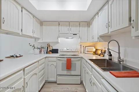 $3,250 | 8432 East Malcomb Drive, Scottsdale, AZ 85250