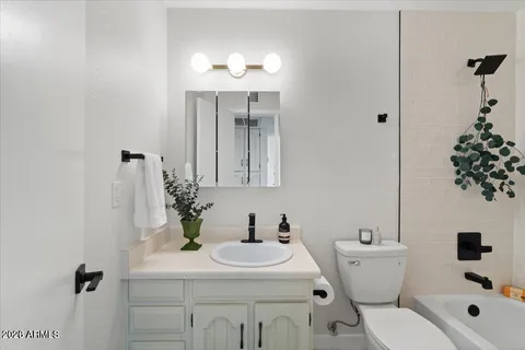 $3,250 | 8432 East Malcomb Drive, Scottsdale, AZ 85250