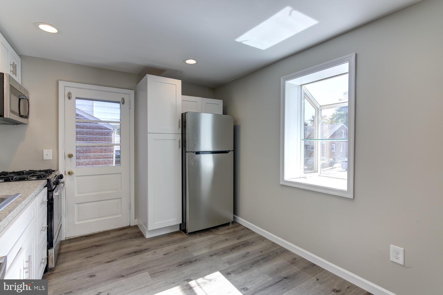 956 Kingsman Road Upper Chichester, PA 19061 - Photo 11 of 31 Gallery Image 11