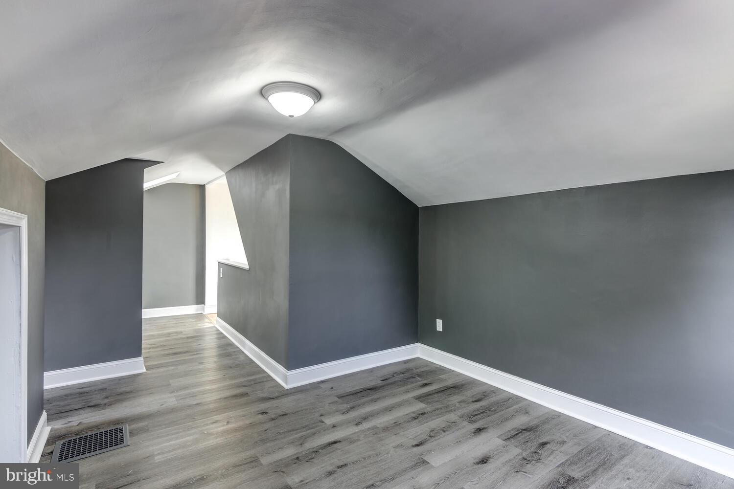 956 Kingsman Road Upper Chichester, PA 19061 - Photo 20 of 31 Gallery Image 20