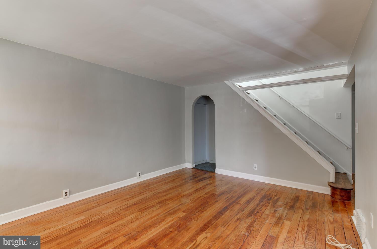 956 Kingsman Road Upper Chichester, PA 19061 - Photo 5 of 31 Gallery Image 5