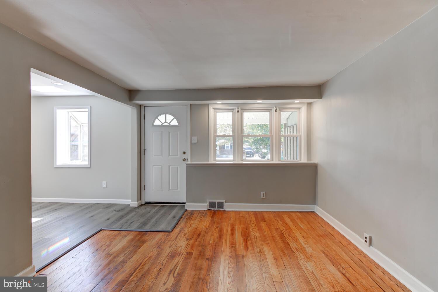 956 Kingsman Road Upper Chichester, PA 19061 - Photo 6 of 31 Gallery Image 6