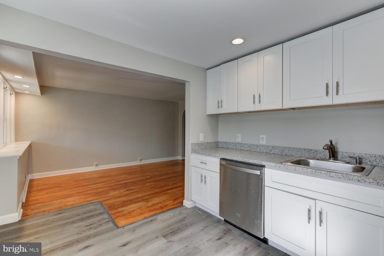 956 Kingsman Road Upper Chichester, PA 19061 - Photo 7 of 31 Gallery Image 7