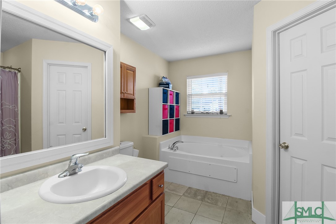 103 Cedar Drive Springfield, GA 31329 - Photo 15 of 33 Primary Bathroom