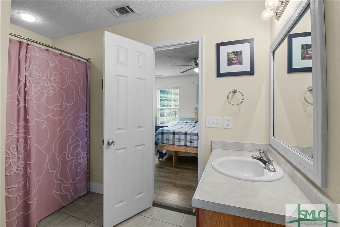 103 Cedar Drive Springfield, GA 31329 - Photo 16 of 33 Primary Bathroom