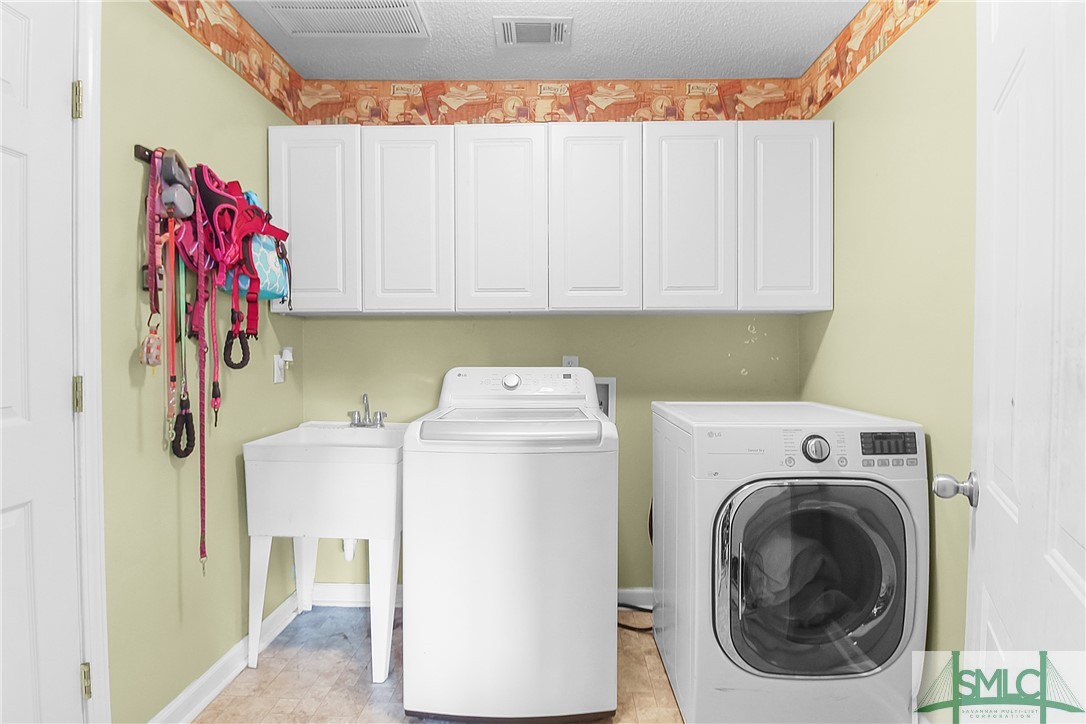 103 Cedar Drive Springfield, GA 31329 - Photo 20 of 33 Laundry Room