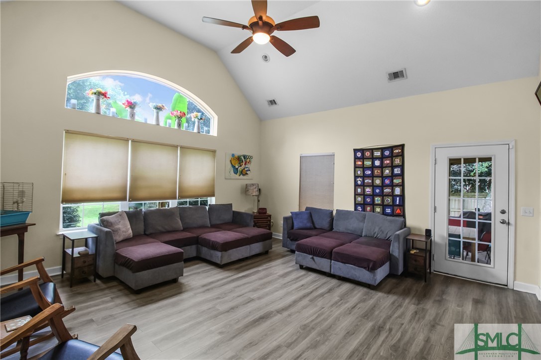 103 Cedar Drive Springfield, GA 31329 - Photo 6 of 33 Family Room