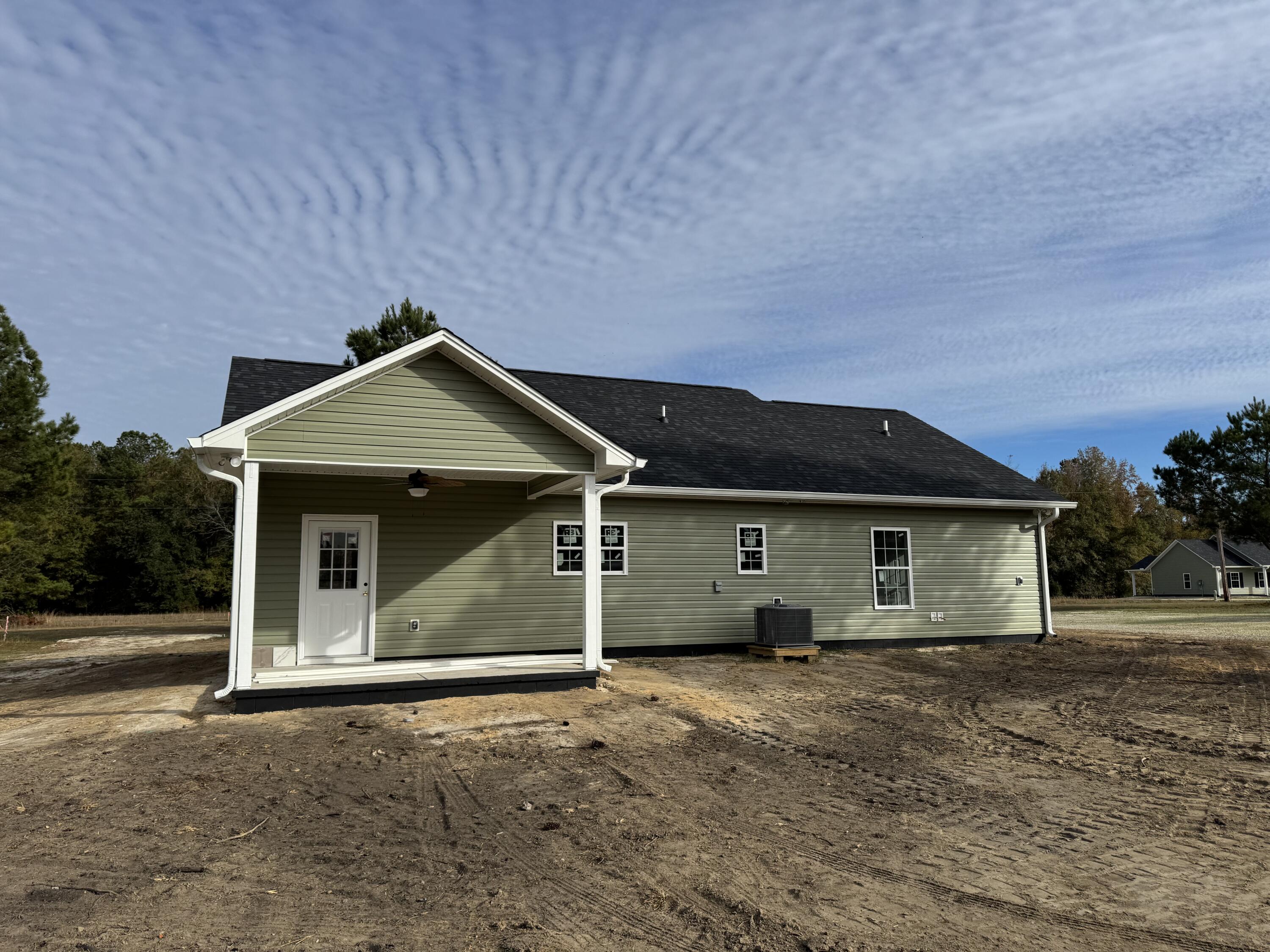 938 Weeks Lane Round O, SC 29474 - Photo 5 of 21 Rear