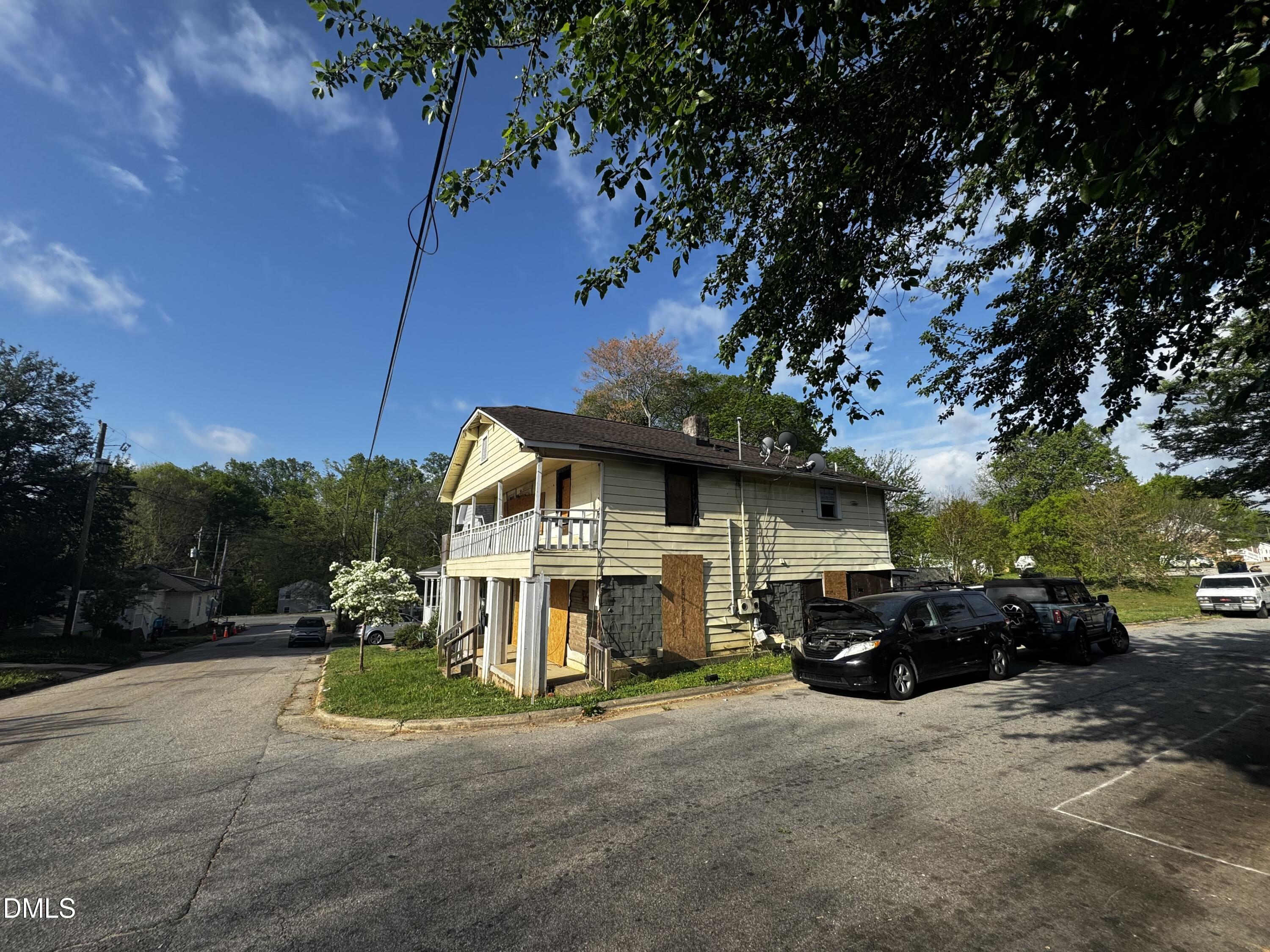 102 South Fisher Street Raleigh, NC 27610 - Photo 5 of 23 102 Fisher 20