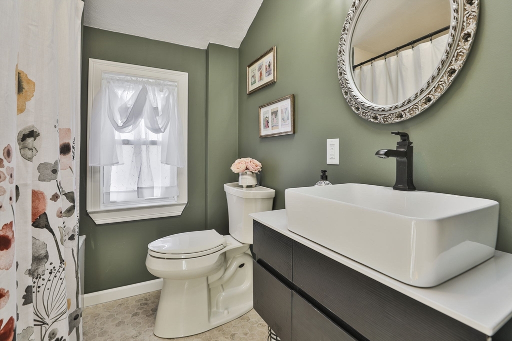 16 Endicott Street Saugus, MA 01906 - Photo 25 of 42