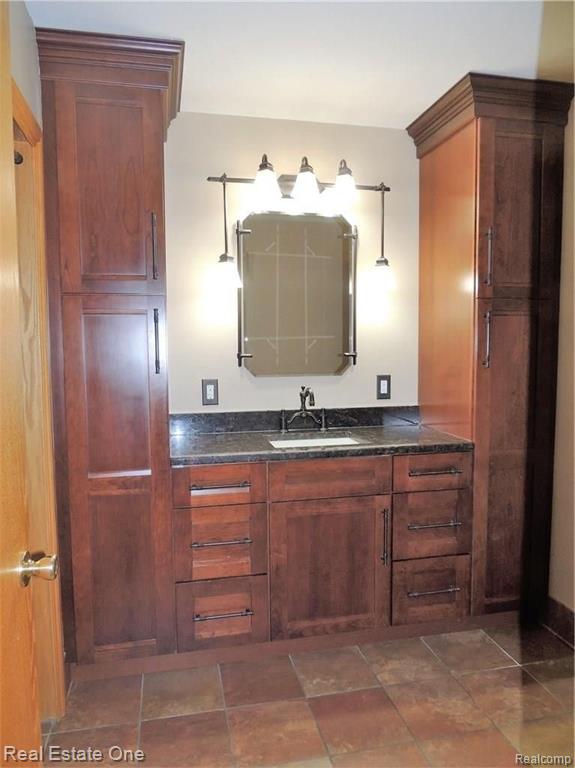 2199 Crystal Drive Rochester Hills, MI 48309 - Photo 20 of 43