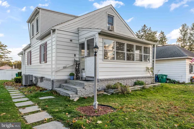 $220,000 | 5527 Locust Street, Harrisburg, PA 17112