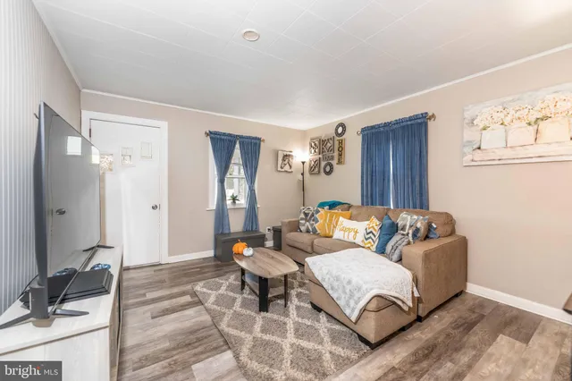 $220,000 | 5527 Locust Street, Harrisburg, PA 17112