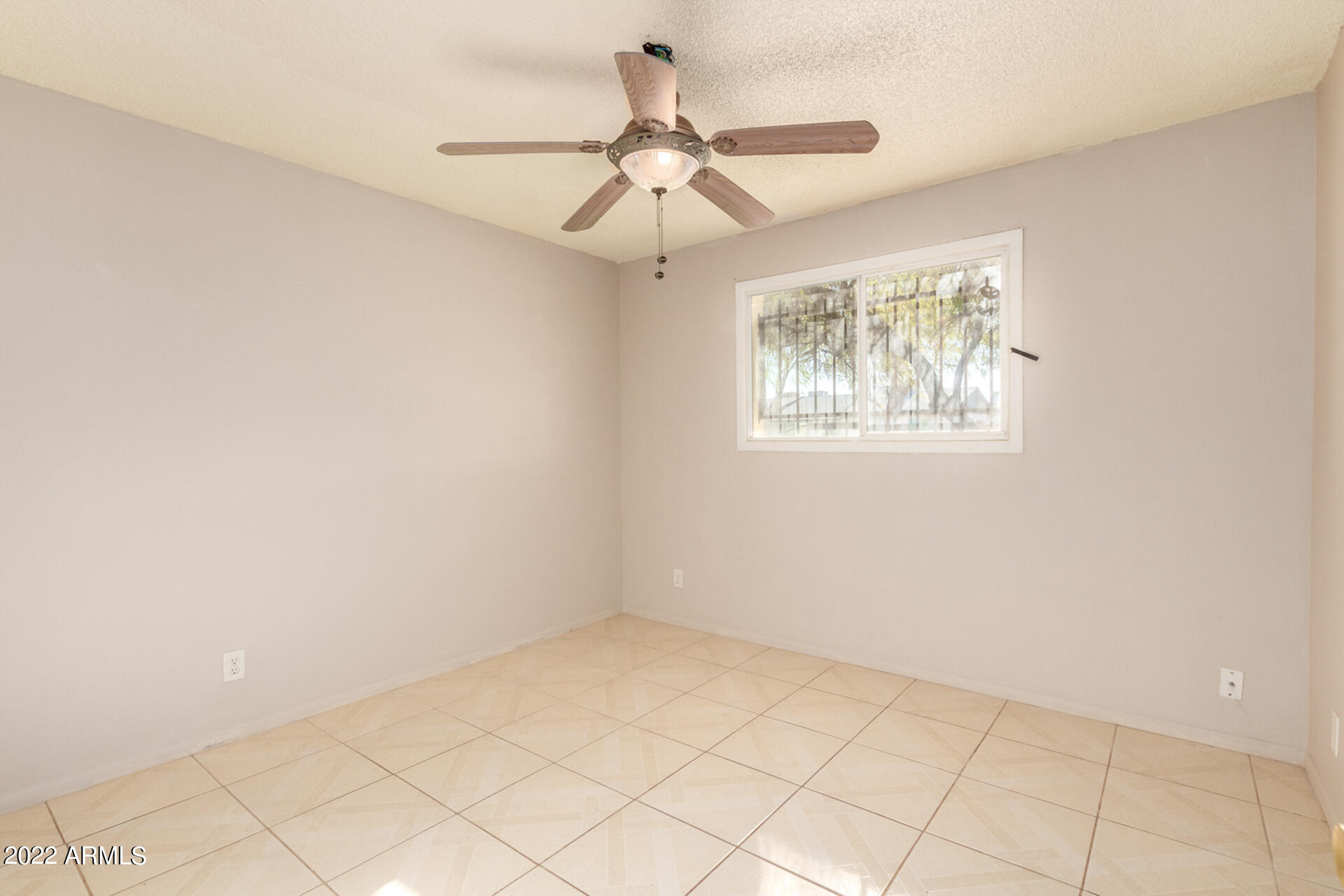 2124 West Pecan Road Phoenix, AZ 85041 - Photo 14 of 26 Bedroom 3