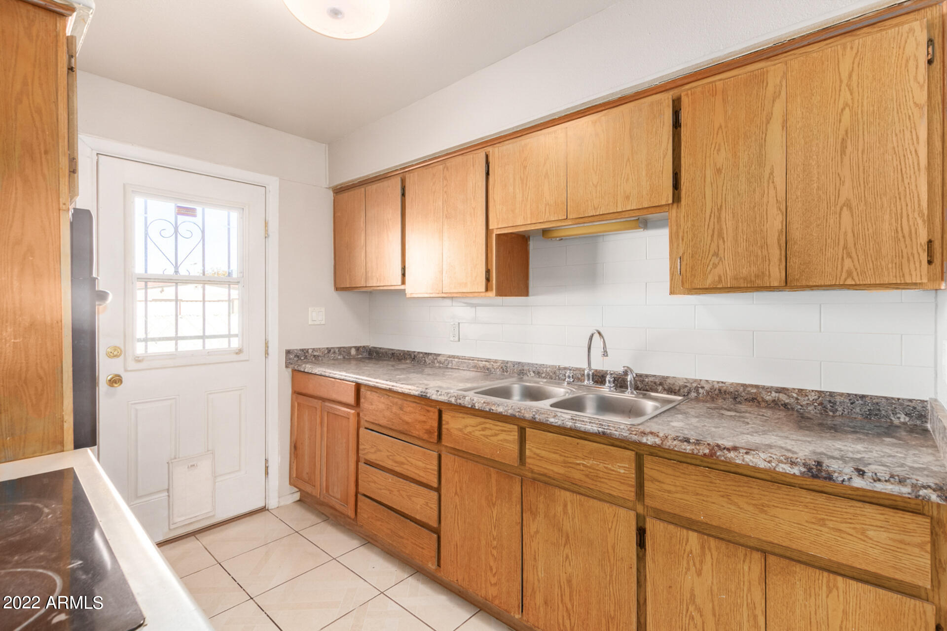 2124 West Pecan Road Phoenix, AZ 85041 - Photo 3 of 26 Kitchen