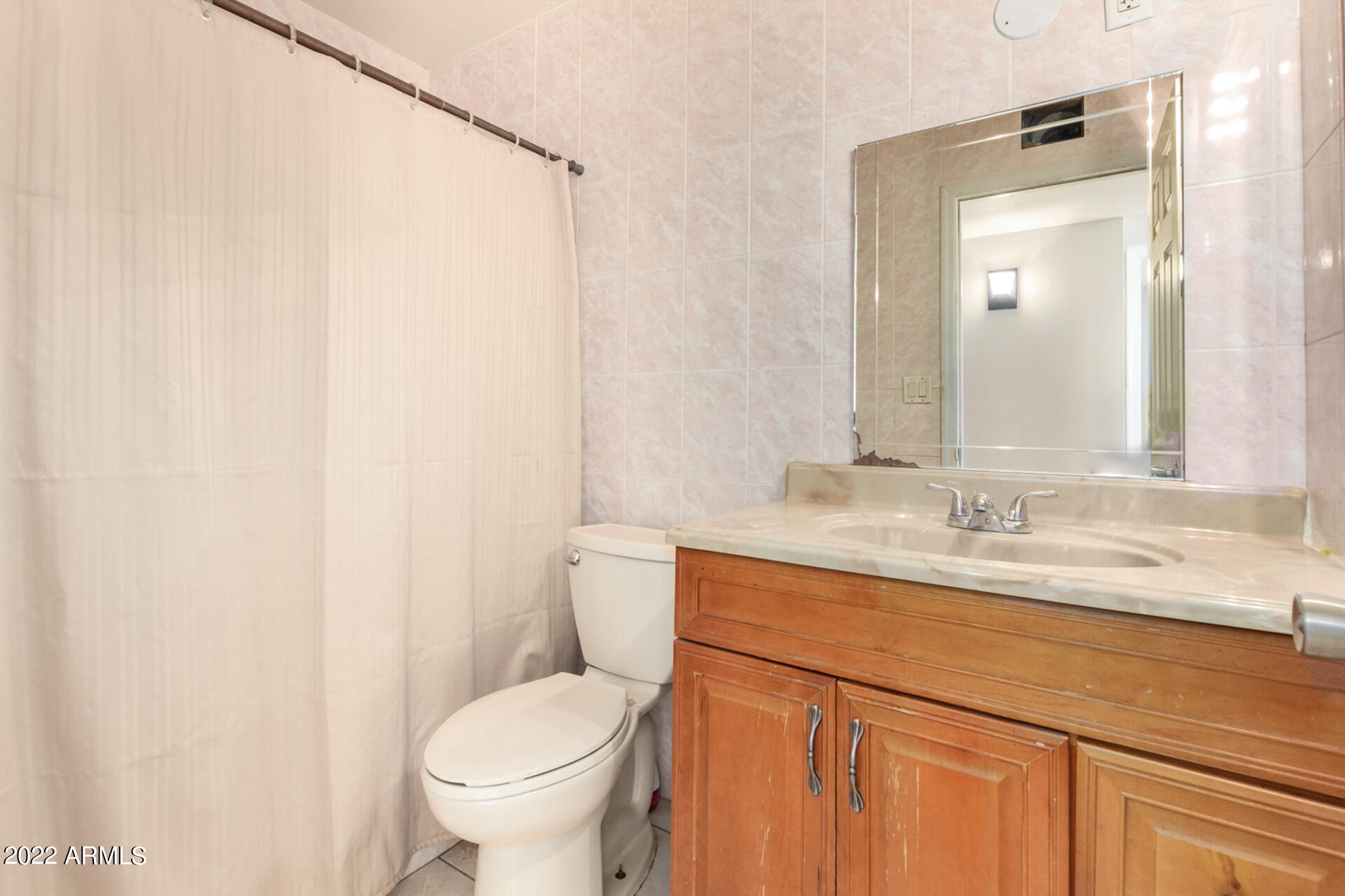 2124 West Pecan Road Phoenix, AZ 85041 - Photo 10 of 26 Bathroom 2