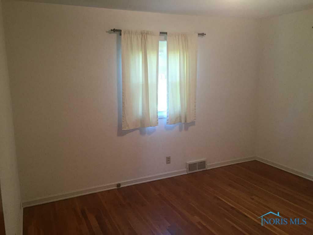 5920 Bay Shore Road Oregon, OH 43616 - Photo 6 of 11 Bedroom.
