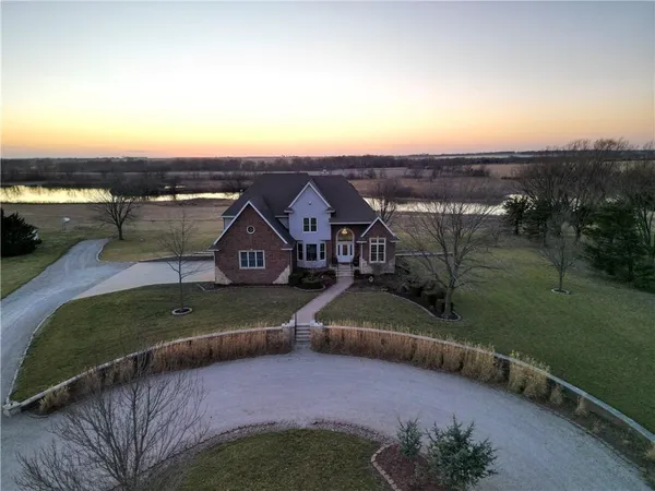 $899,000 | 4631 South Country Club Road, Chanute, KS 66720