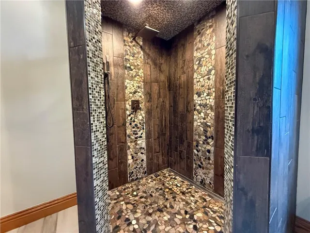 $899,000 | 4631 South Country Club Road, Chanute, KS 66720