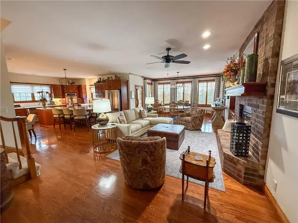 $899,000 | 4631 South Country Club Road, Chanute, KS 66720