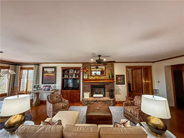 $899,000 | 4631 South Country Club Road, Chanute, KS 66720