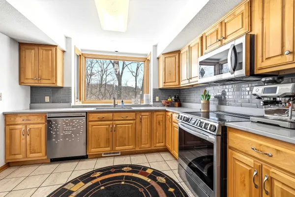 $525,000 | 18 Colony Lane, Galena, IL 61036