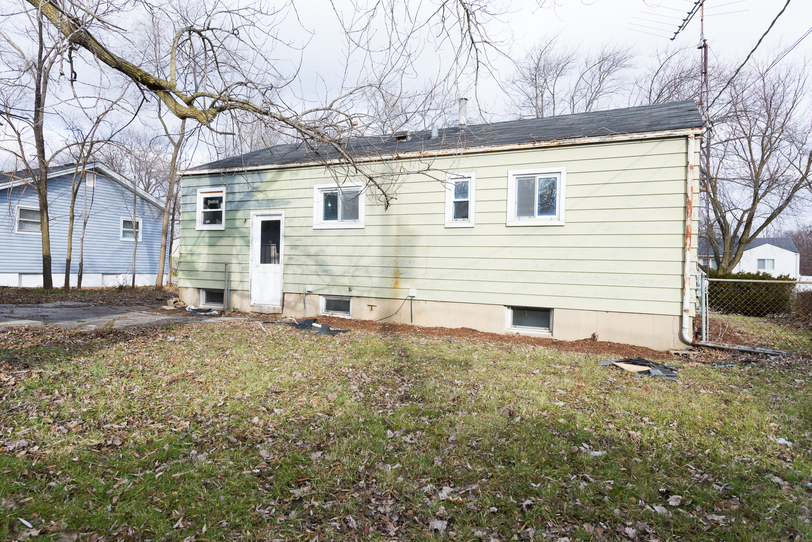 2817 Shoshone Road Waukegan, IL 60087 - Photo 8 of 10 Gallery Image 8