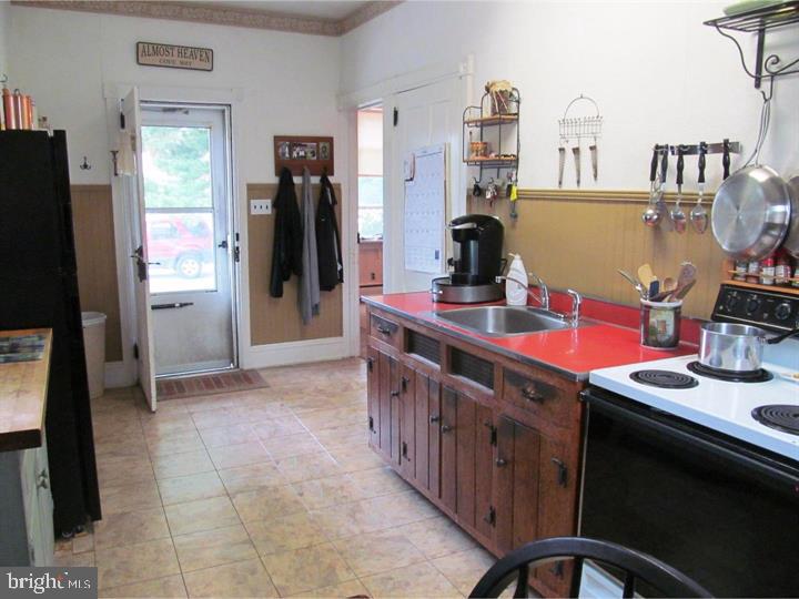 355 Congo-Niantic Road Barto, PA 19504 - Photo 8 of 23 Kitchen opens onto the side/rear porch