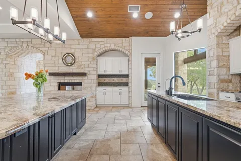 $3,695,000 | 9805 Grand Summit Boulevard, Dripping Springs, TX 78620