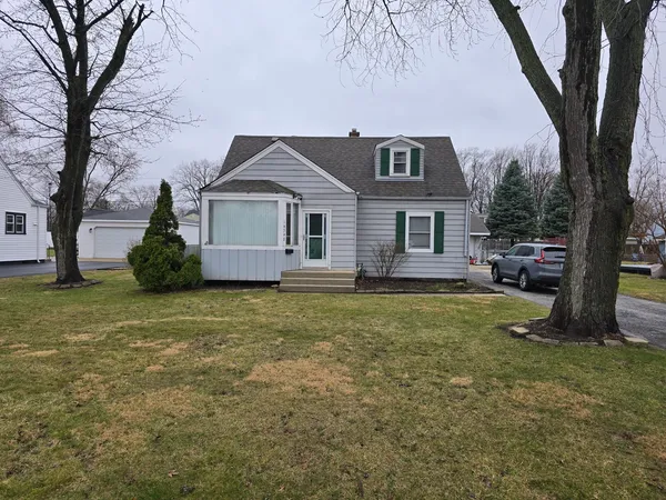 $229,900 | 14348 Kolmar Avenue, Midlothian, IL 60445